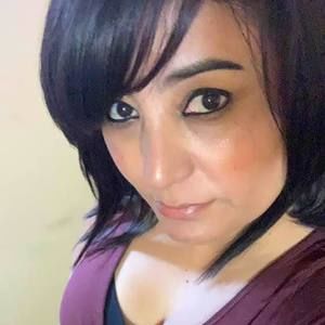 Meet your Posher, Dina